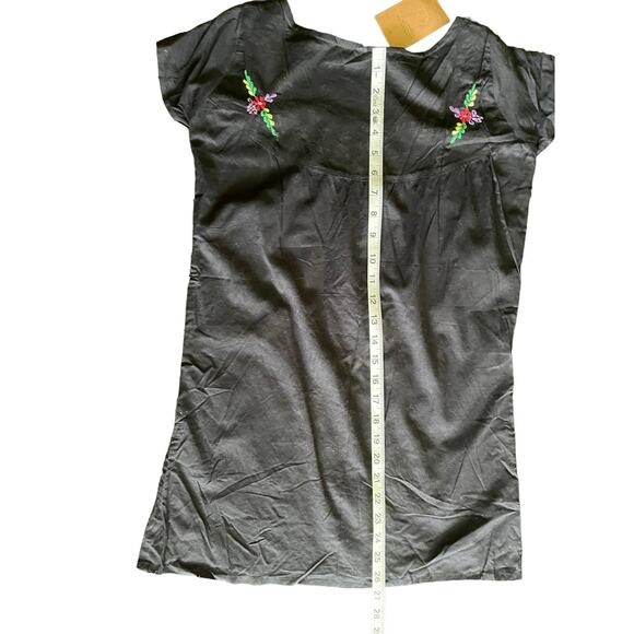 NWT Awankana Artisans Black Embroidered  Mexican Style Top SzS - Picture 7 of 11